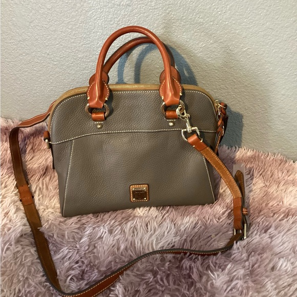 Dooney & Bourke Satchel /Crossbody Bag. Like new! - Picture 2 of 14